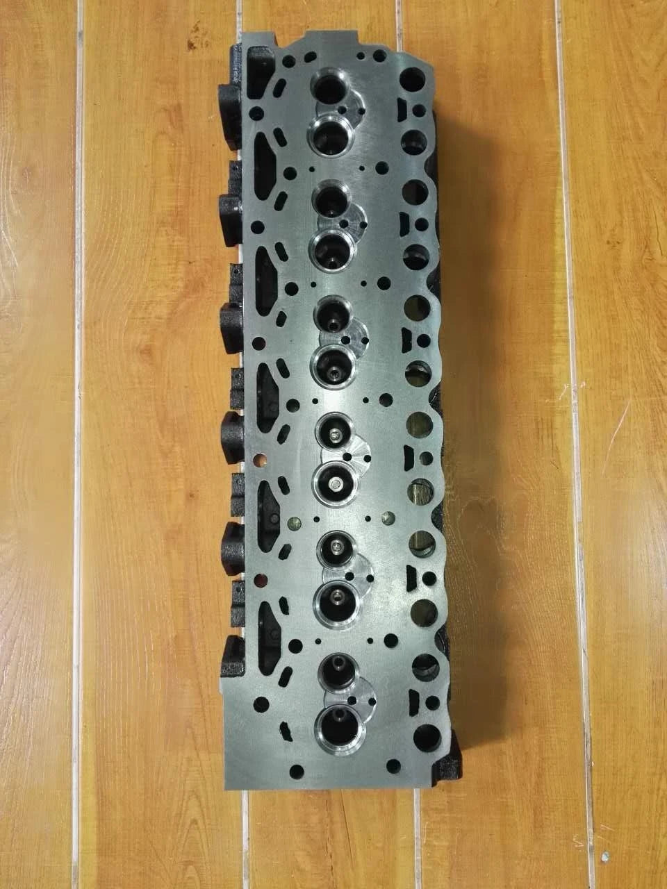 Excavator diesel Engine D6D Cylinder Head Assembly VOE20855301 VOE20941118 04292633 for